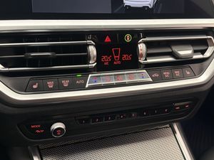 BMW 330 bild 23