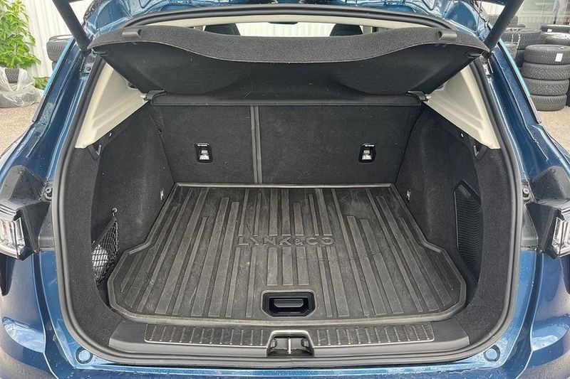 Lynk & Co 01 bild 29