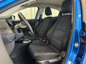 Mazda 2 bild 8