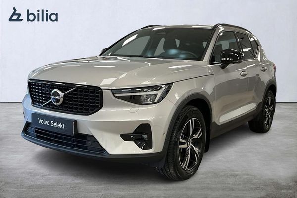 Volvo XC40 B3 FWD Bensin Plus Dark Drag 360 Förarstödspkt - 2025