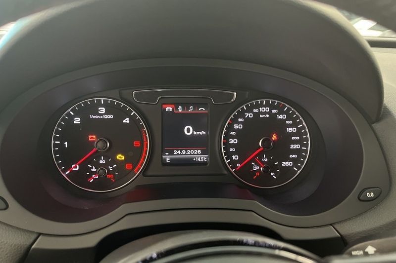 Audi Q3 bild 11