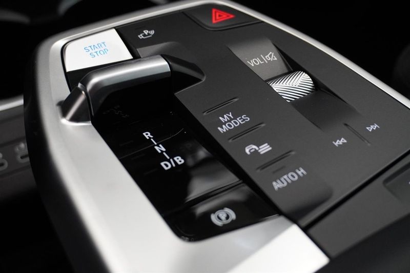 BMW iX1 bild 12