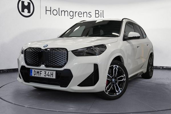 BMW iX1 xDrive30 M Sport Pro Supercharged Drag DA Pro H K HUD - 2027
