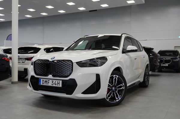 BMW iX1 xDrive30 M Sport Pro Supercharged Drag DA Pro H K HUD - 2027