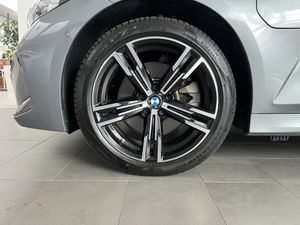 BMW 330 bild 4