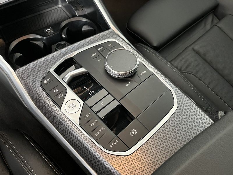 BMW 330 bild 8