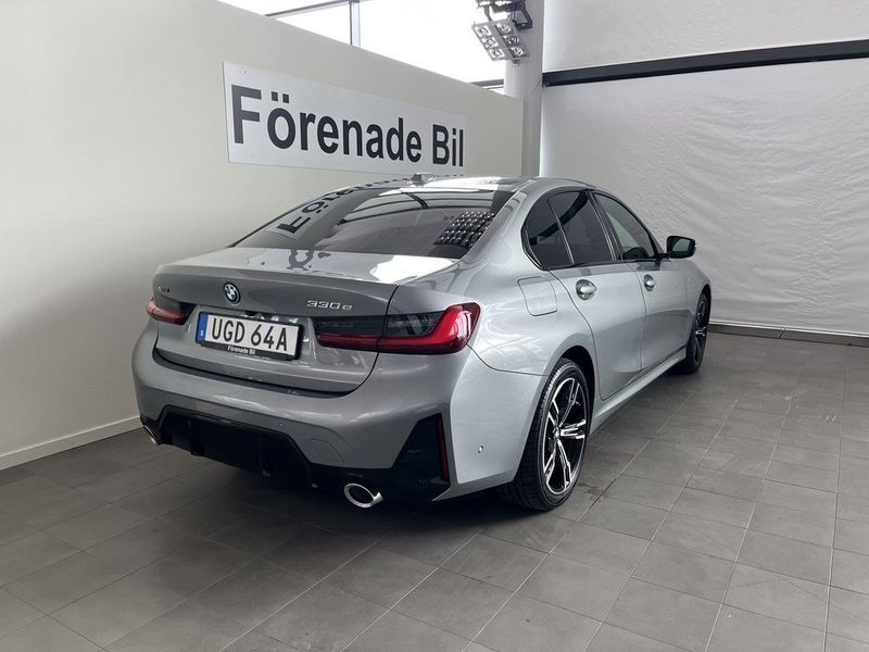 BMW 330 bild 13