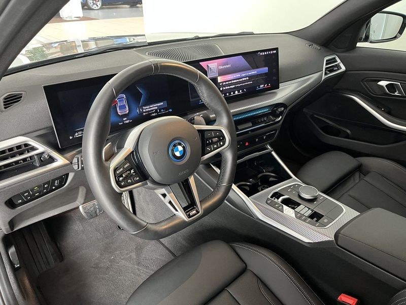 BMW 330 bild 6