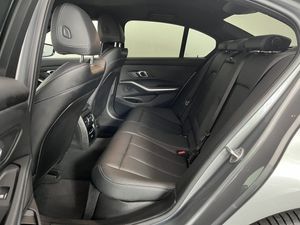 BMW 330 bild 11