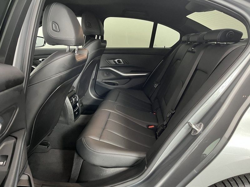 BMW 330 bild 11