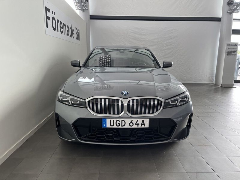 BMW 330 bild 2