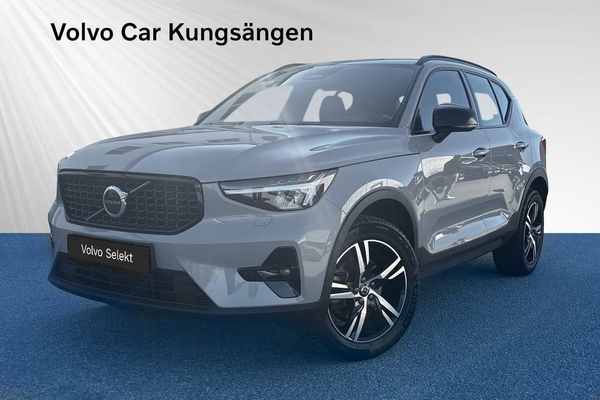 Volvo XC40 B4 FWD Bensin Plus Dark Selekt - 2024