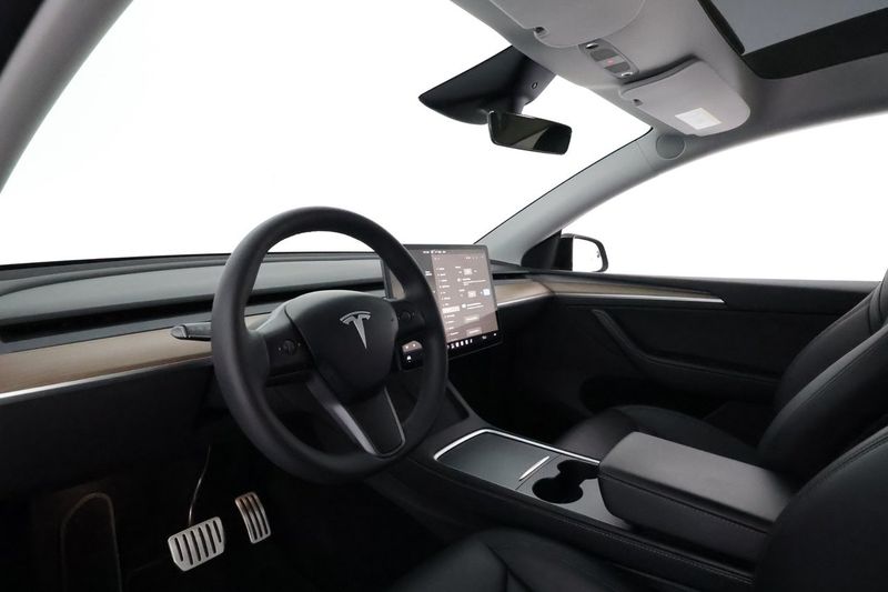 Tesla Model Y bild 11