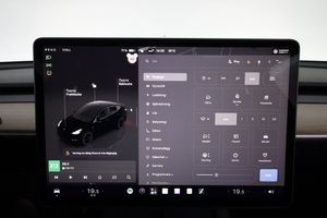 Tesla Model Y bild 18