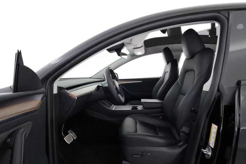Tesla Model Y bild 10