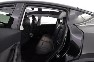 Tesla Model Y bild 12