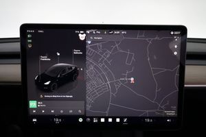Tesla Model Y bild 17