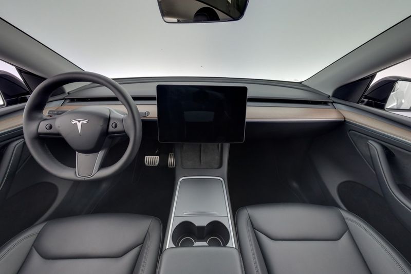 Tesla Model Y bild 13