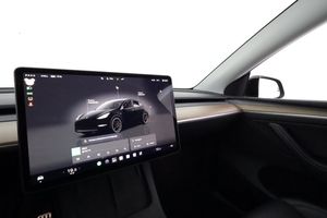 Tesla Model Y bild 22