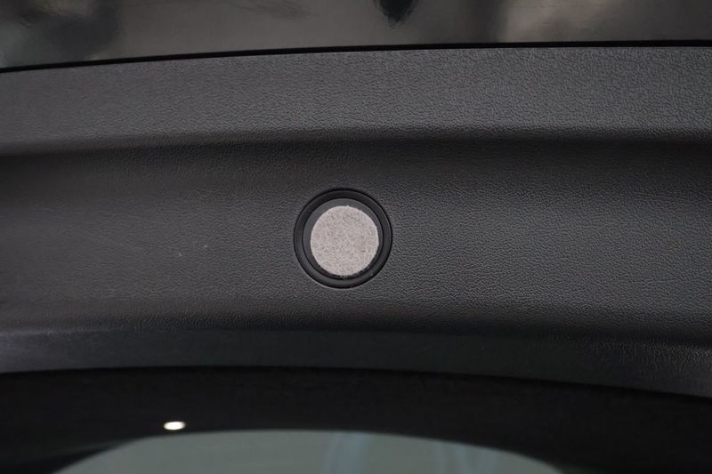 Tesla Model Y bild 26