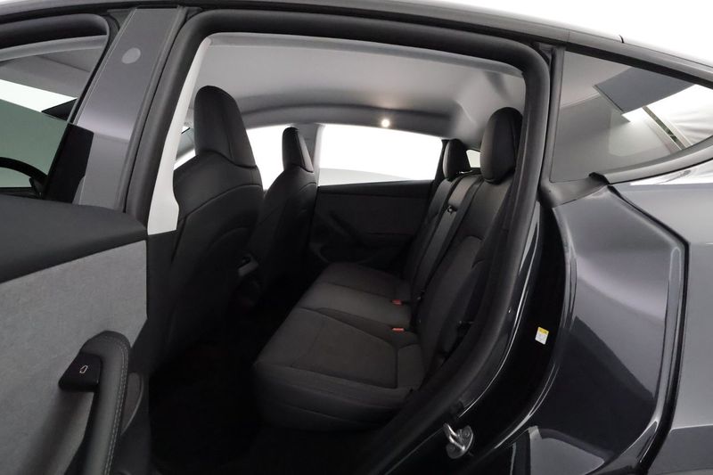 Tesla Model Y bild 12