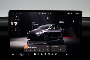 Tesla Model Y bild 16