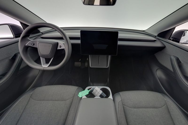 Tesla Model Y bild 13