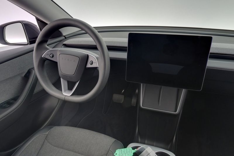 Tesla Model Y bild 15
