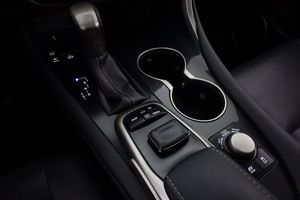 Lexus RX bild 23
