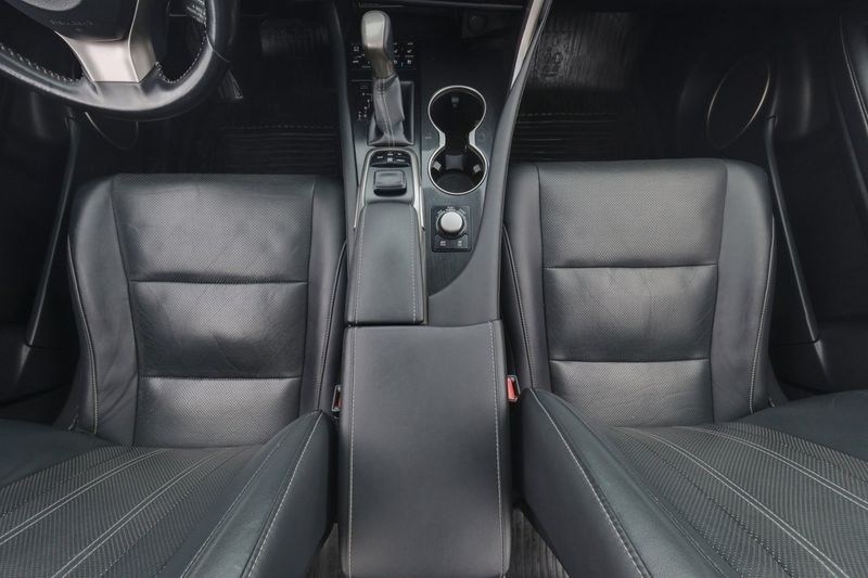 Lexus RX bild 14