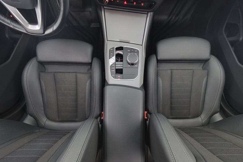 BMW 330 bild 14