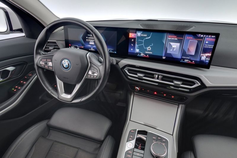 BMW 330 bild 15