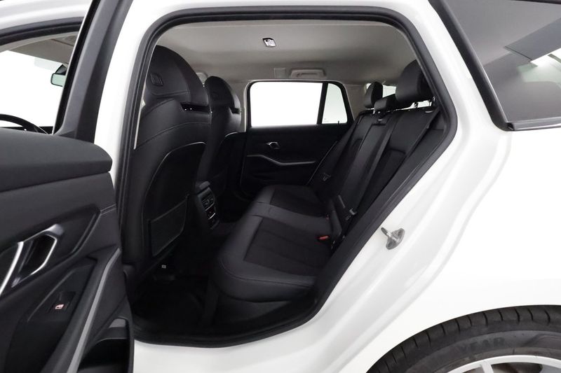 BMW 330 bild 12