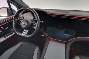Mercedes EQE43 SUV bild 15