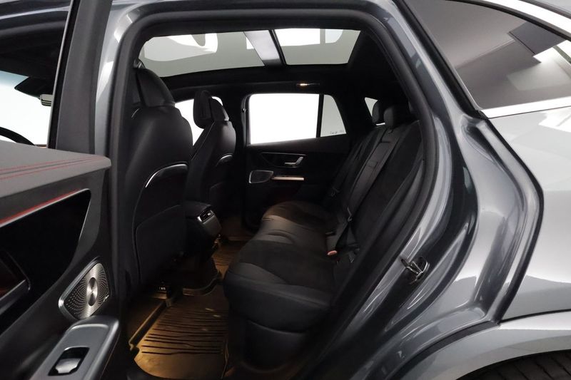 Mercedes EQE43 SUV bild 12
