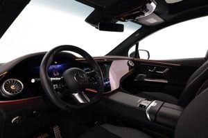 Mercedes EQE43 SUV bild 11