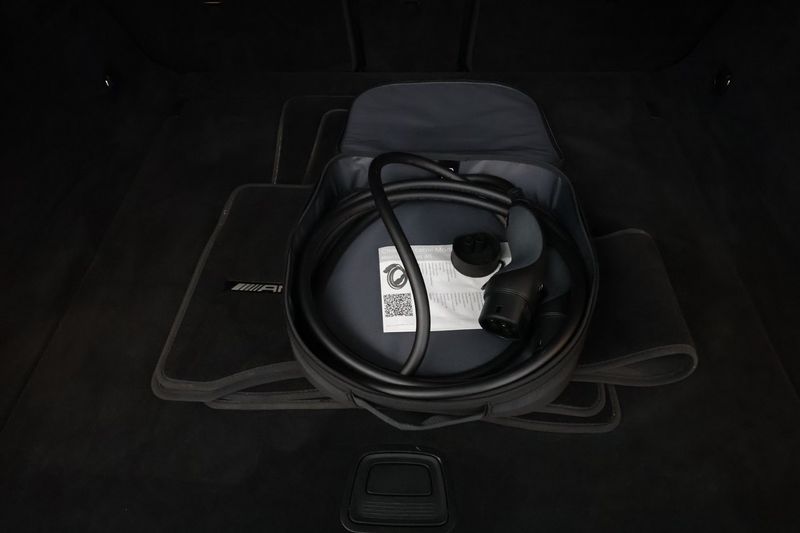 Mercedes EQE43 SUV bild 30