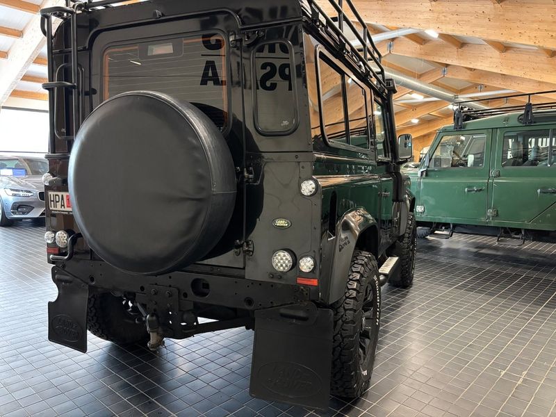 Land Rover Defender bild 6