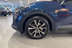 Toyota C-HR bild 32