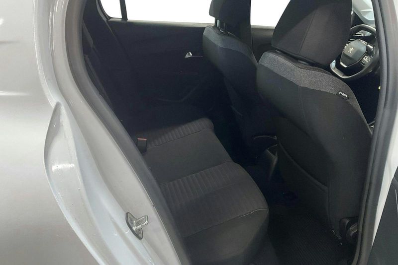 Peugeot 208 bild 8