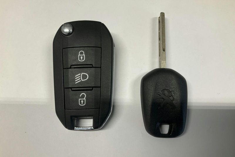 Peugeot 208 bild 13