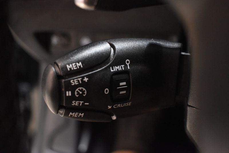 Peugeot 208 bild 16