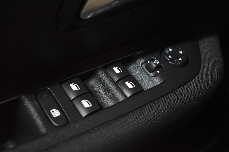 Peugeot 208 bild 15