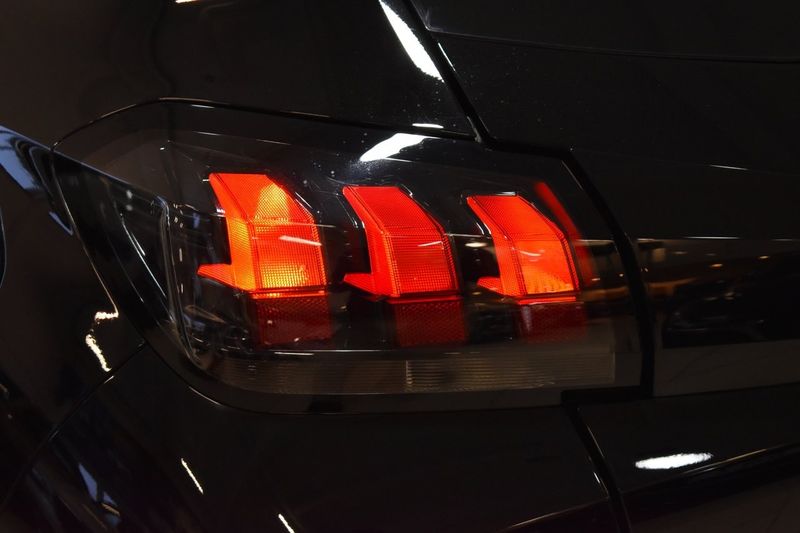 Peugeot 208 bild 19