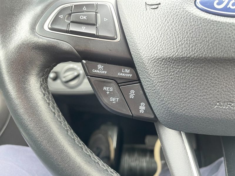 Ford Kuga bild 23