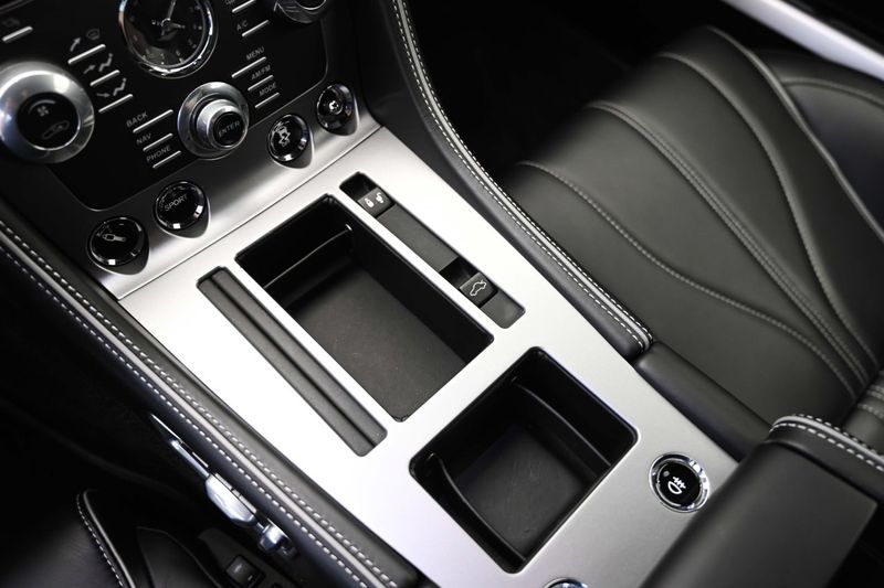 Aston Martin DB9 bild 19