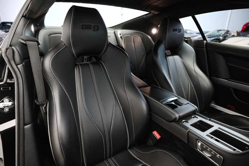 Aston Martin DB9 bild 26