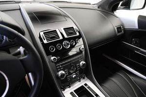 Aston Martin DB9 bild 17