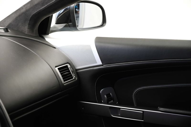 Aston Martin DB9 bild 23