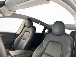 Tesla Model Y bild 13
